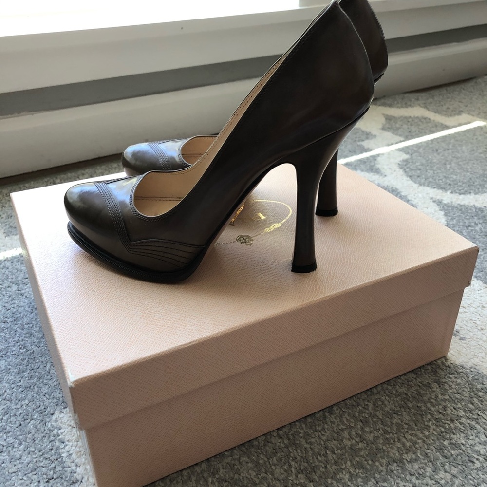 Prada pumps - Picture 4 of 5